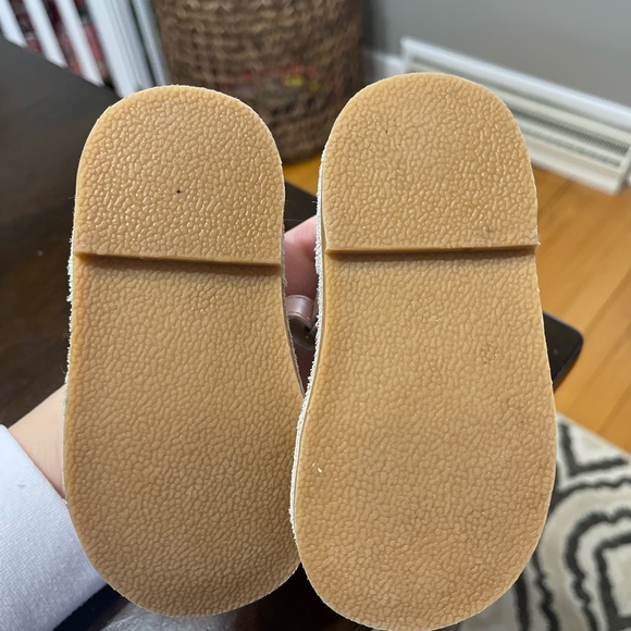 L’AMOUR Online Exclusive - Caitlin Pink Gold Scalloped Mary Jane - Picture 10 of 14